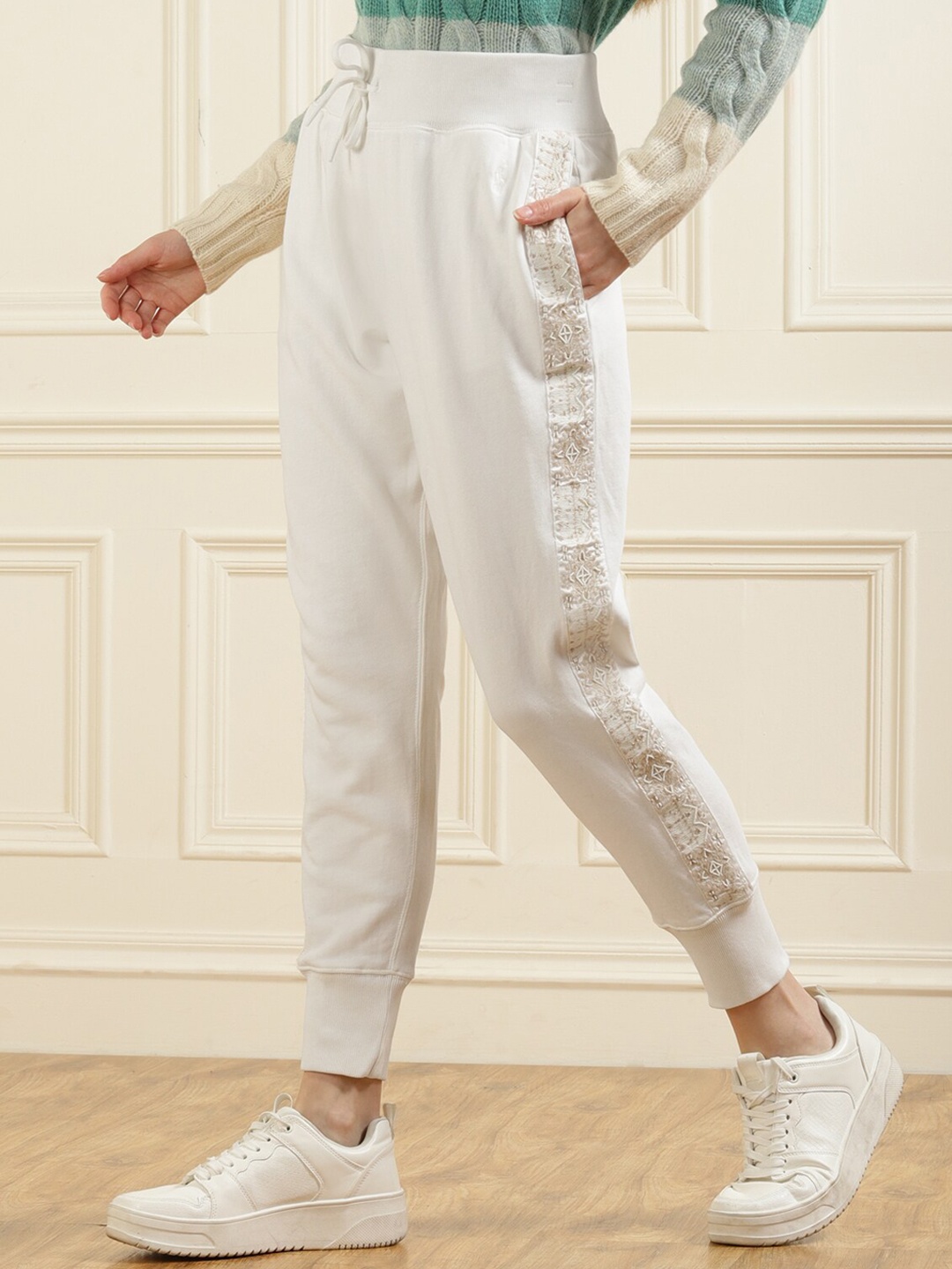 

Polo Ralph Lauren Women White Solid Pure Cotton Joggers