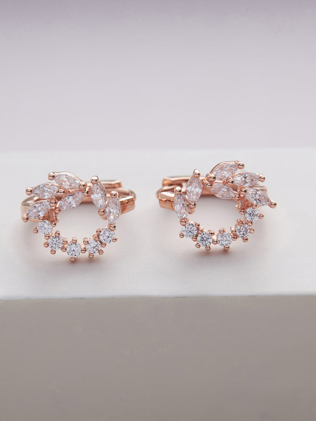 

Kushal's Fashion Jewellery Gold-Toned Contemporary Embellished Studs Earrings