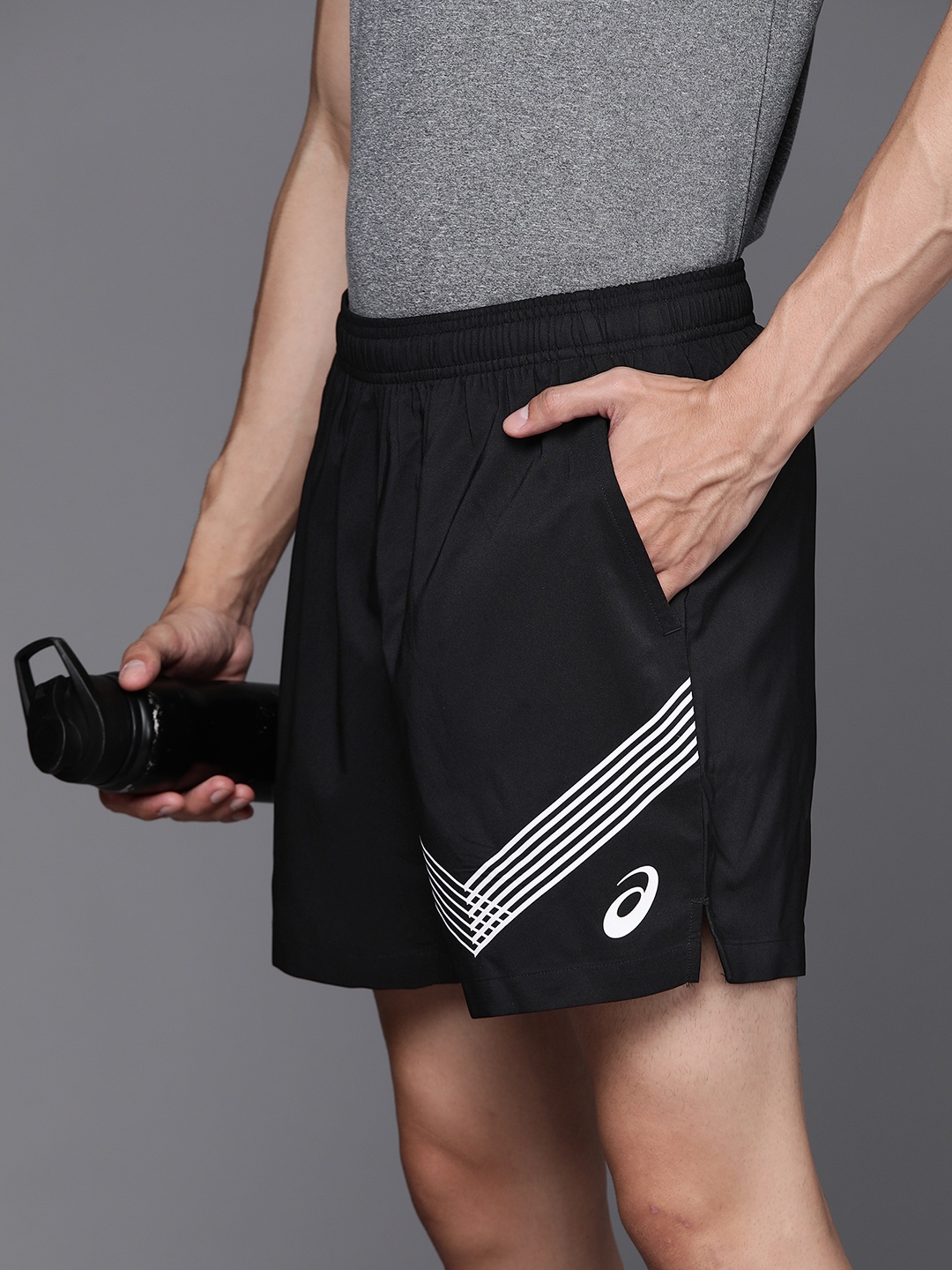 

ASICS Men Striped Pattern Running Shorts, Black