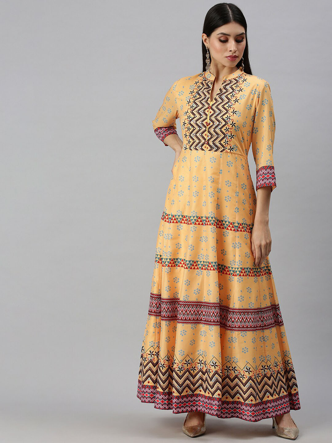 

SHOWOFF Women Yellow Floral Printed Flared Sleeves Thread Work Kurta