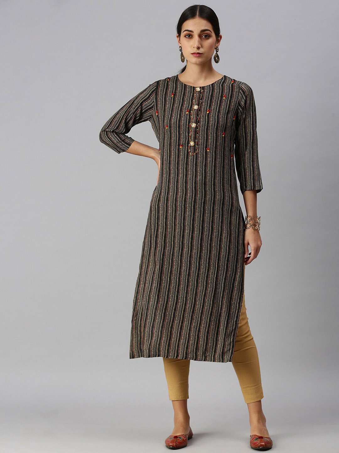 

SHOWOFF Women Black Striped Mirror Work Kurta