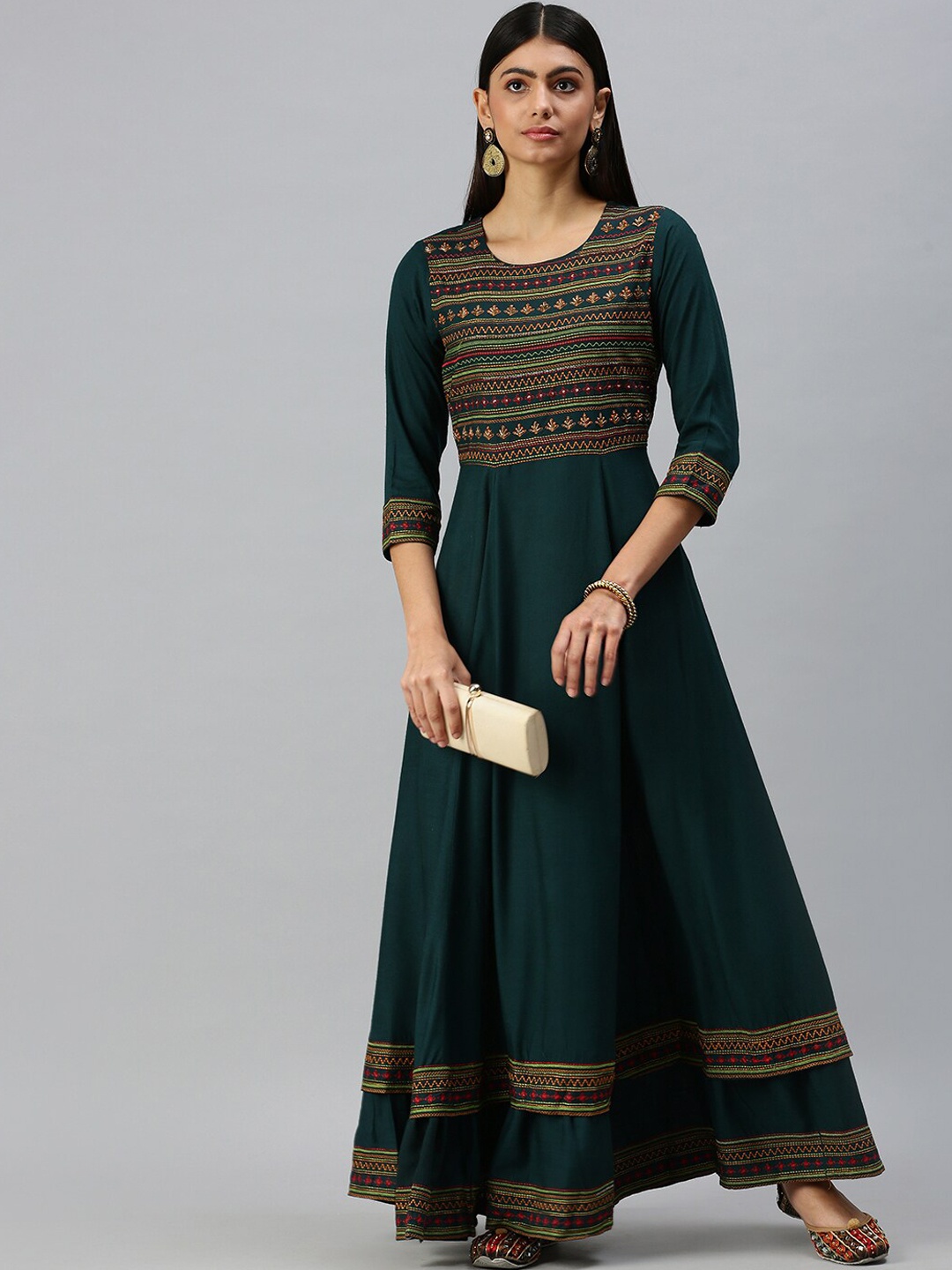 

SHOWOFF Women Green Embroidered Thread Work Kurta