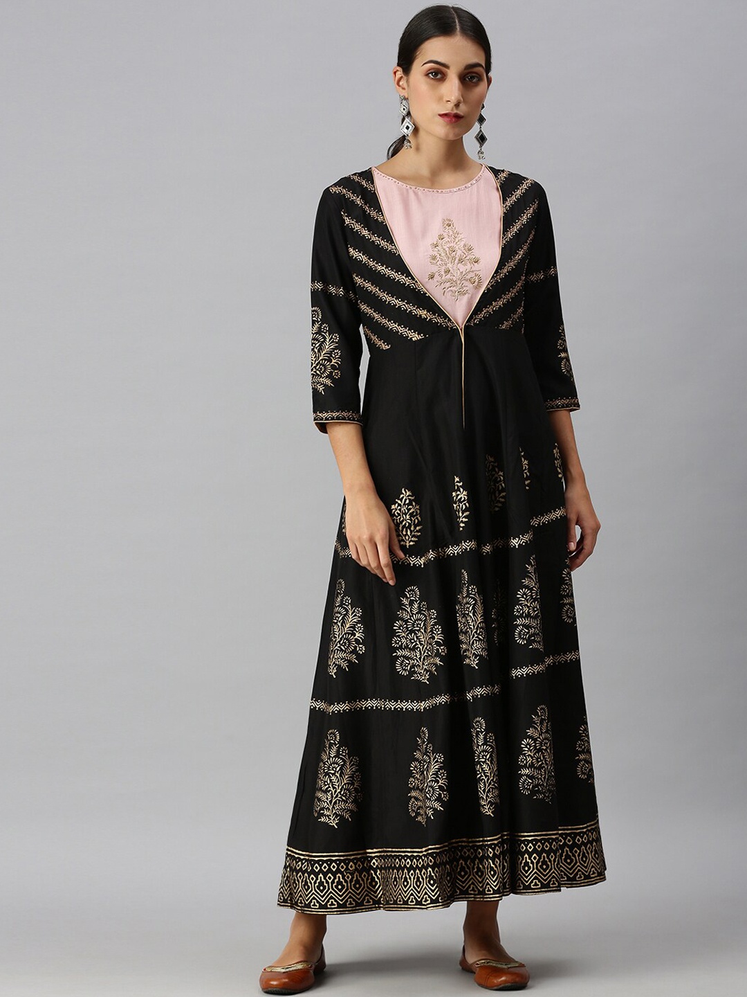 

SHOWOFF Women Black Ethnic Motifs Flared Sleeves Thread Work Kurta