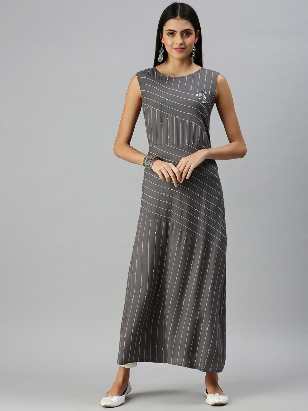 

SHOWOFF Women Grey Geometric Striped Keyhole Neck Kurta