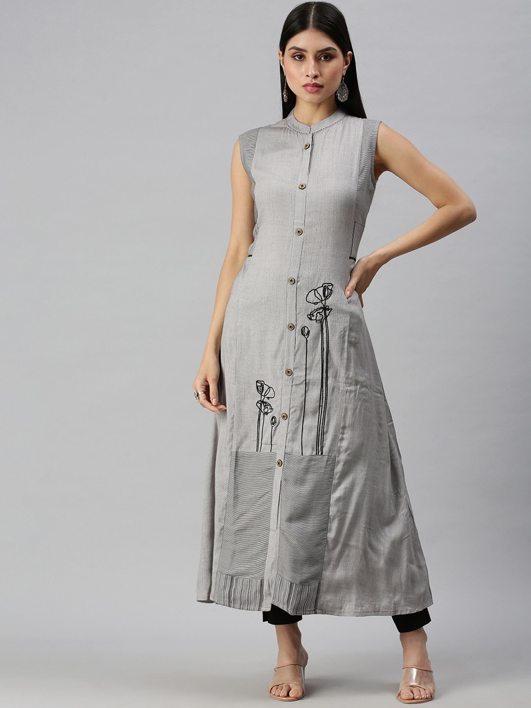 

SHOWOFF Women Grey Geometric Dyed Thread Work Anarkali Kurta