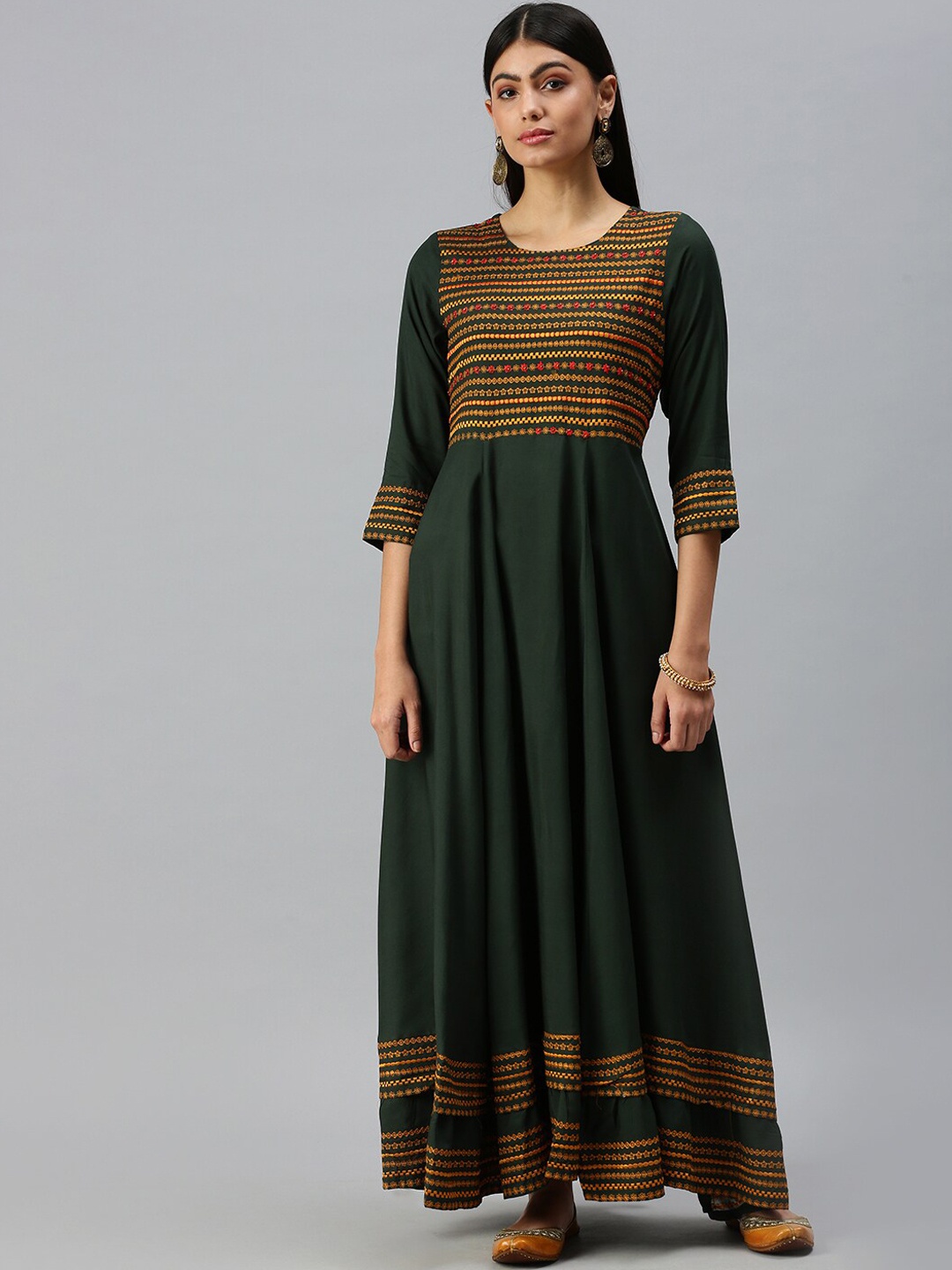 

SHOWOFF Women Green Geometric Keyhole Neck Thread Work Kurta