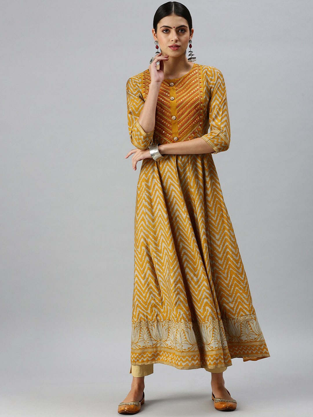 

SHOWOFF Women Yellow Printed Thread Work Kurta