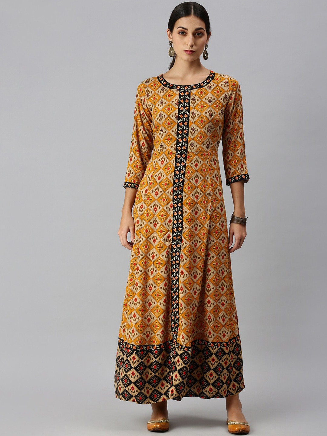 

SHOWOFF Women Yellow Printed Mirror Work Kurta