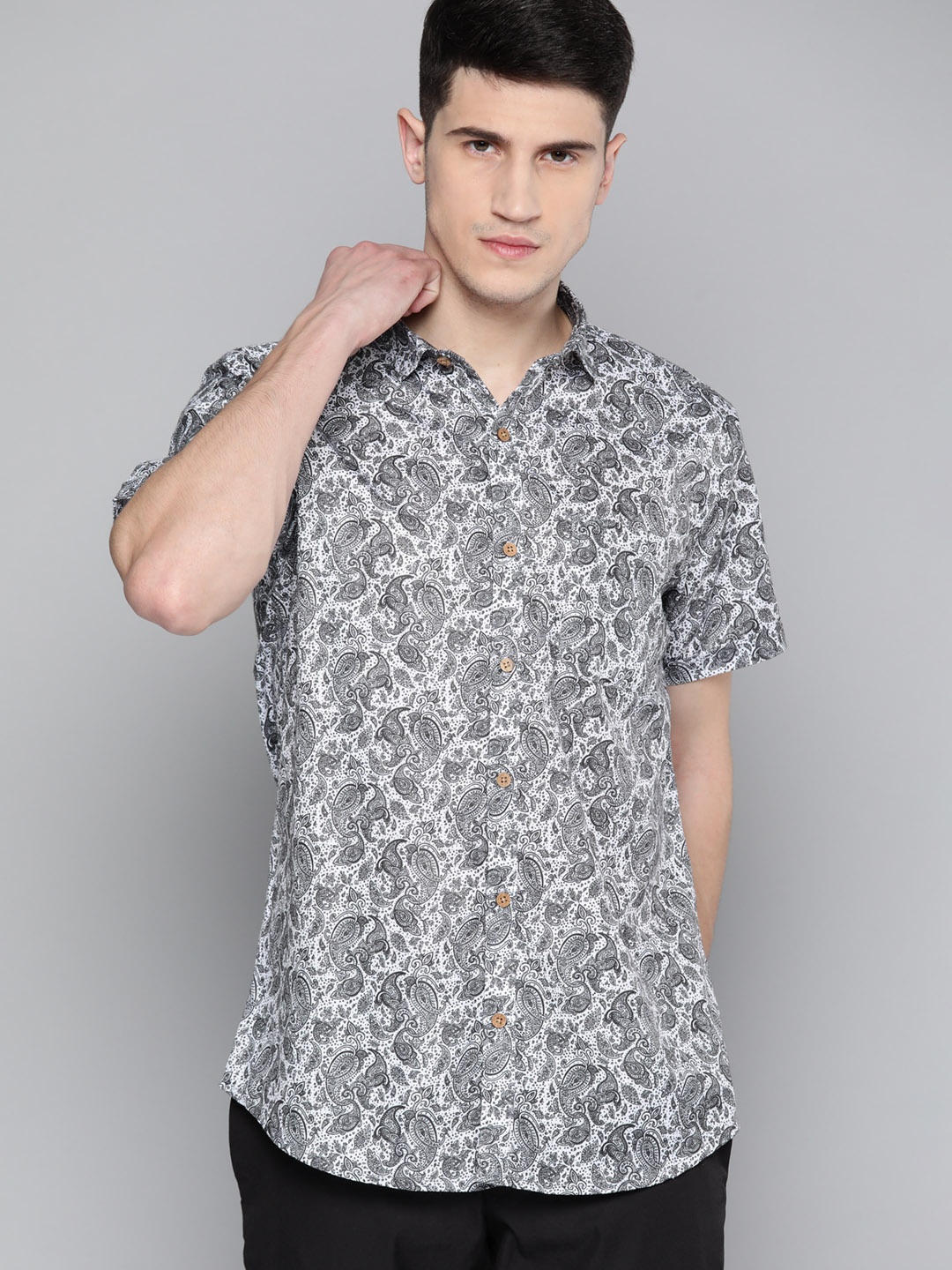 

DENNISON Men Off White & Black Comfort Fit Printed Casual Shirt