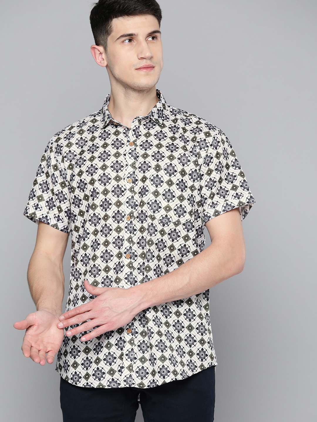 

DENNISON Men White & Black Comfort Fit Printed Casual Shirt