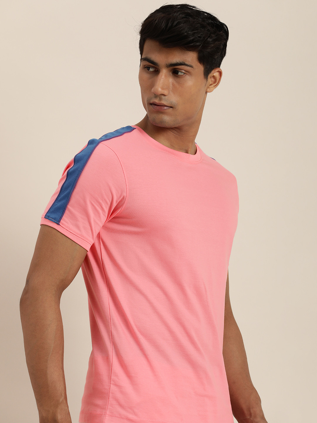 

ether Men Peach-Coloured & Blue Solid T-shirt