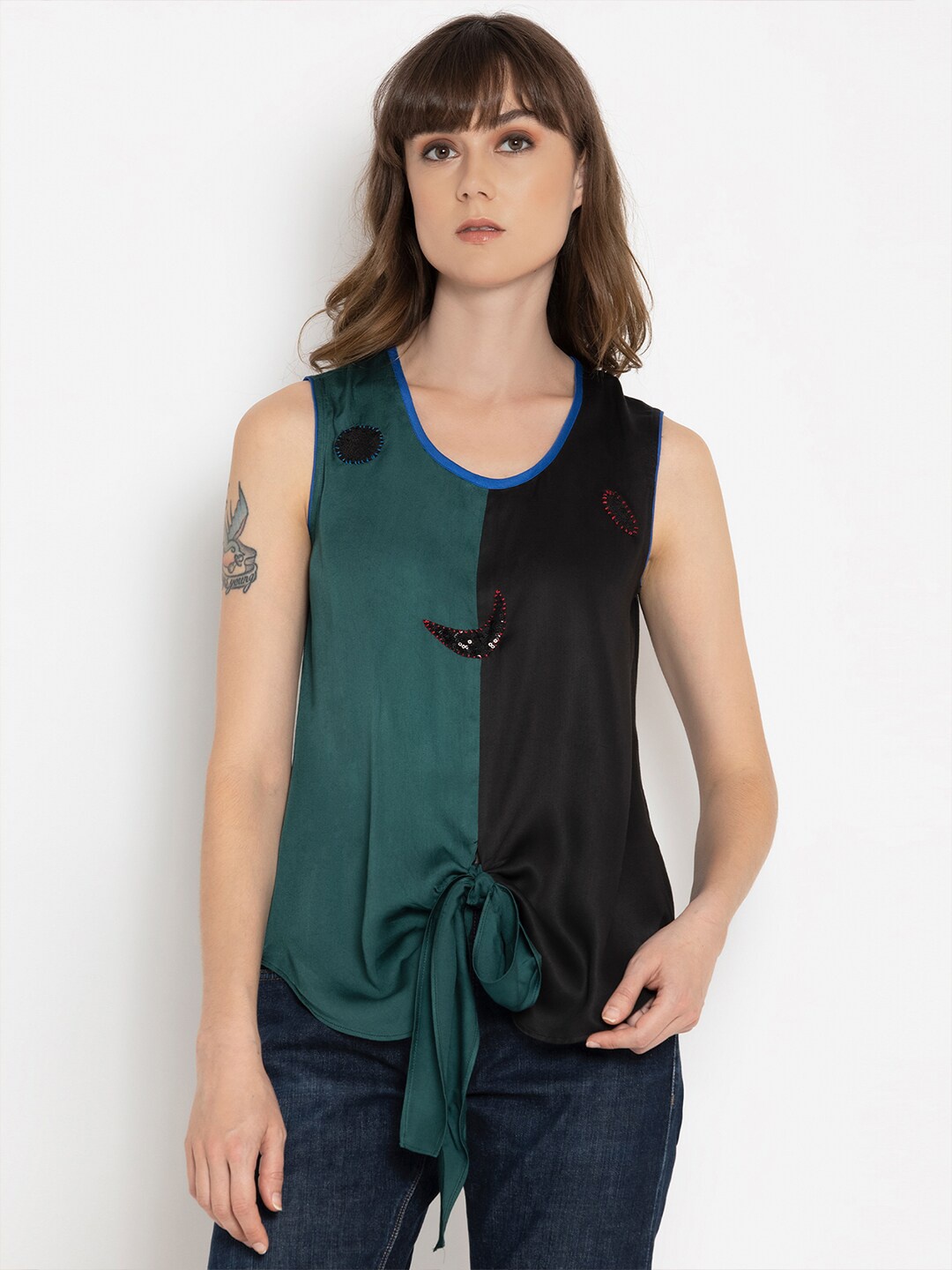 

SHAYE Black & Navy Blue Colourblocked Top