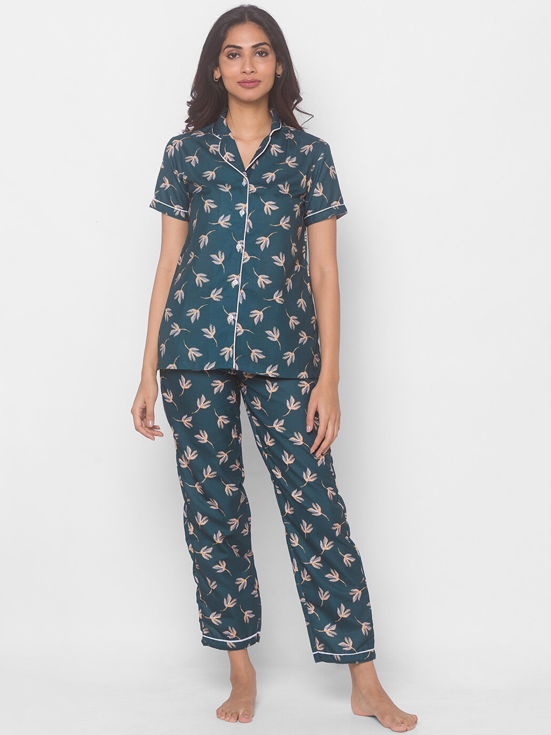 

FashionRack Women Green & Beige Printed Pure Cotton Night suit