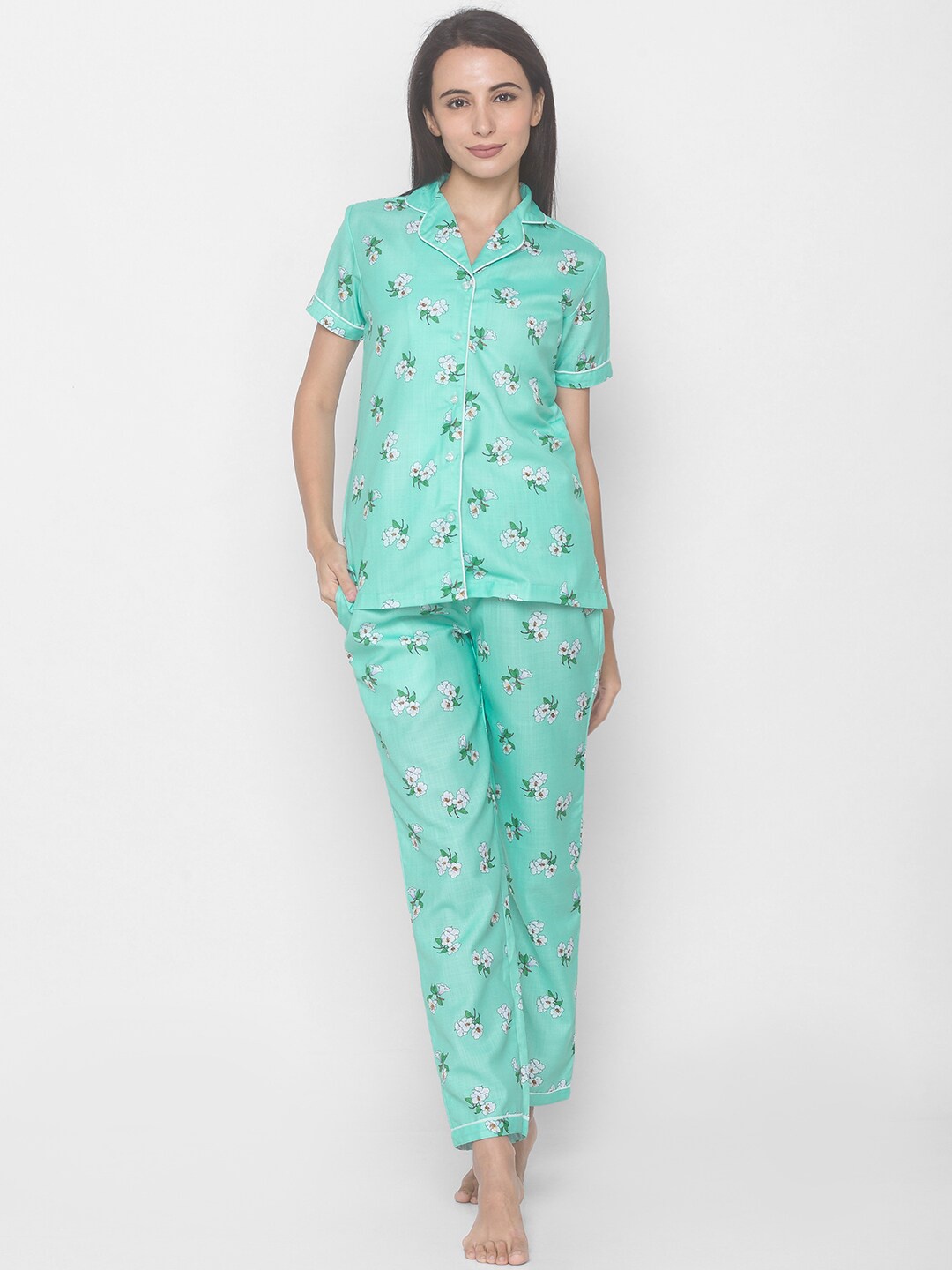 

FashionRack Women Blue & White Printed Night Suit