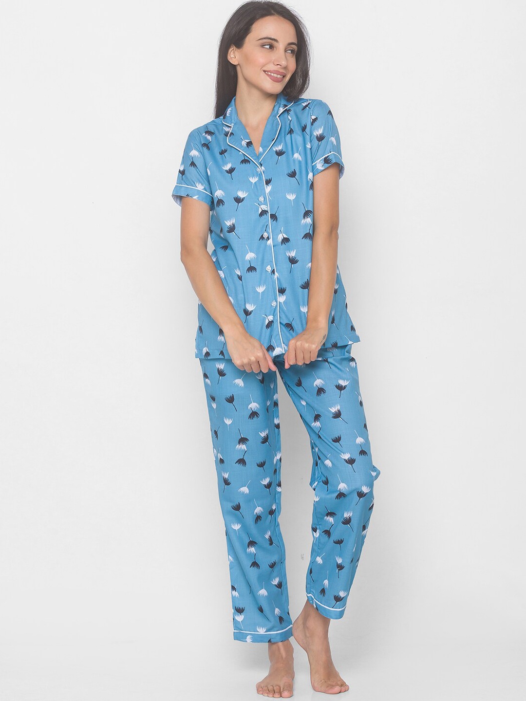 

FashionRack Women Blue & White Printed Night suit