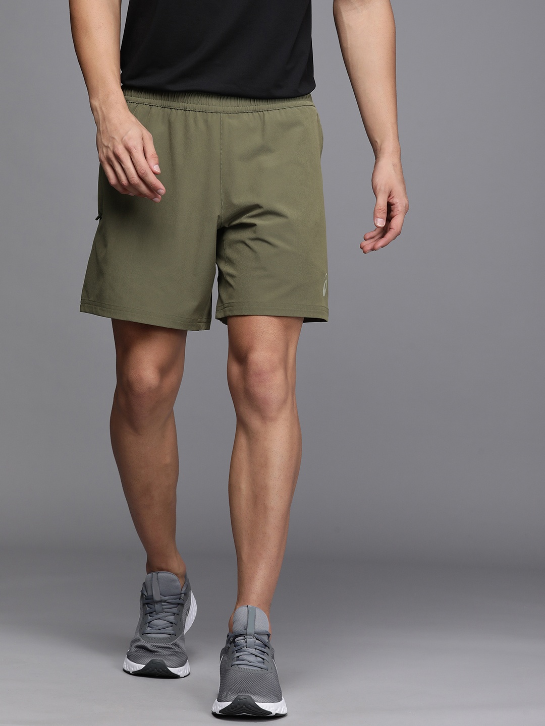

ASICS Men Olive Green Solid Mid Rise 7 In Inner Woven Running Shorts