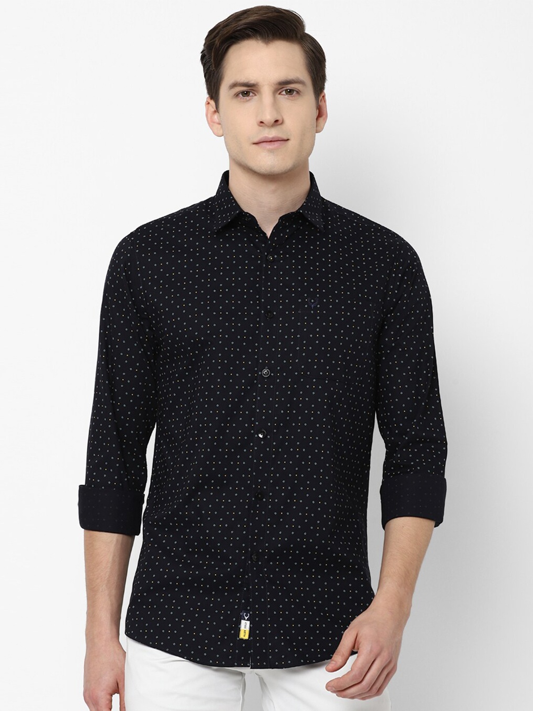 

Allen Solly Men Black Solid Slim Fit Printed Cotton Casual Shirt