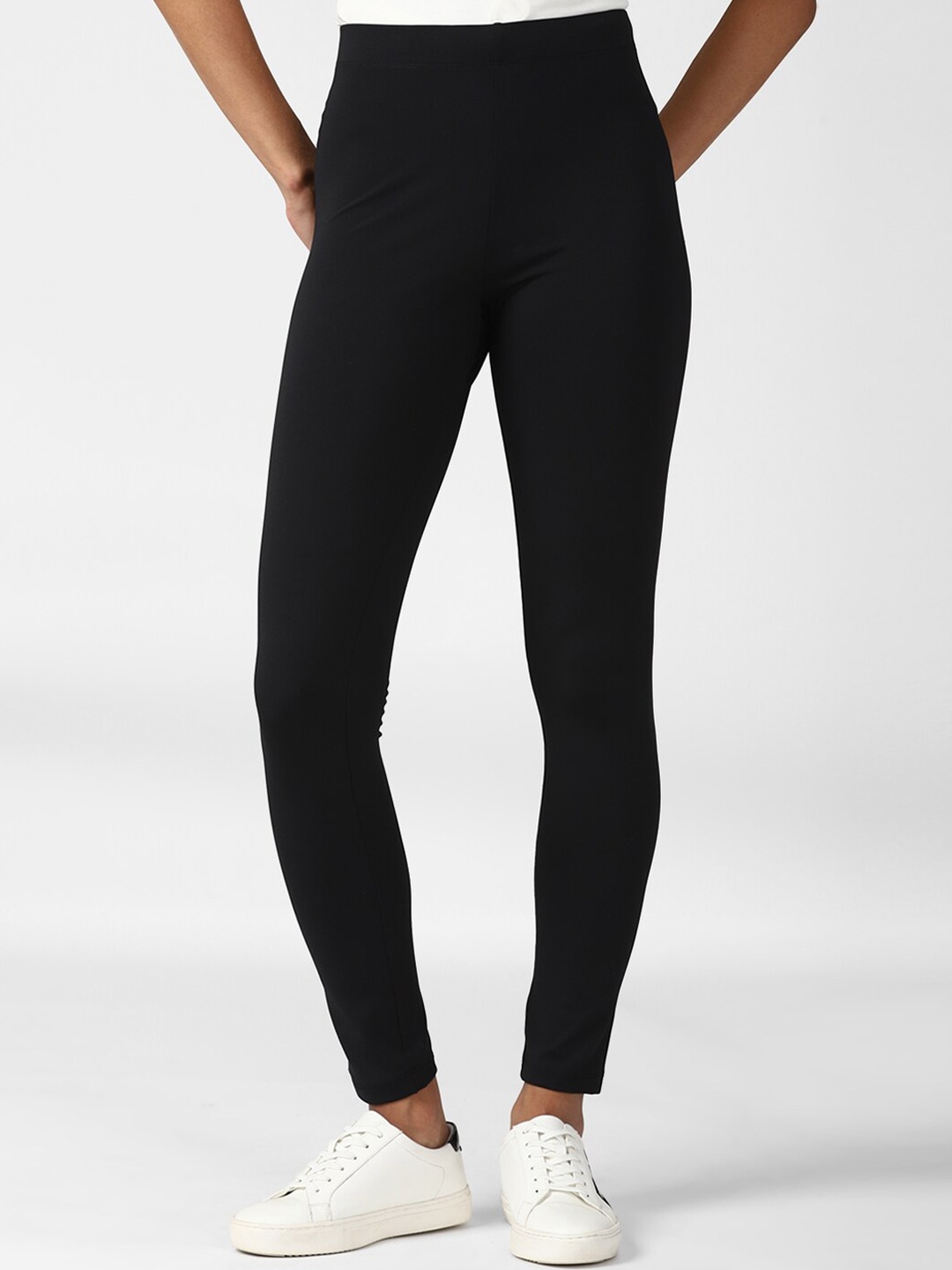 

FOREVER 21 Women Black Solid Ankle-Length Leggings