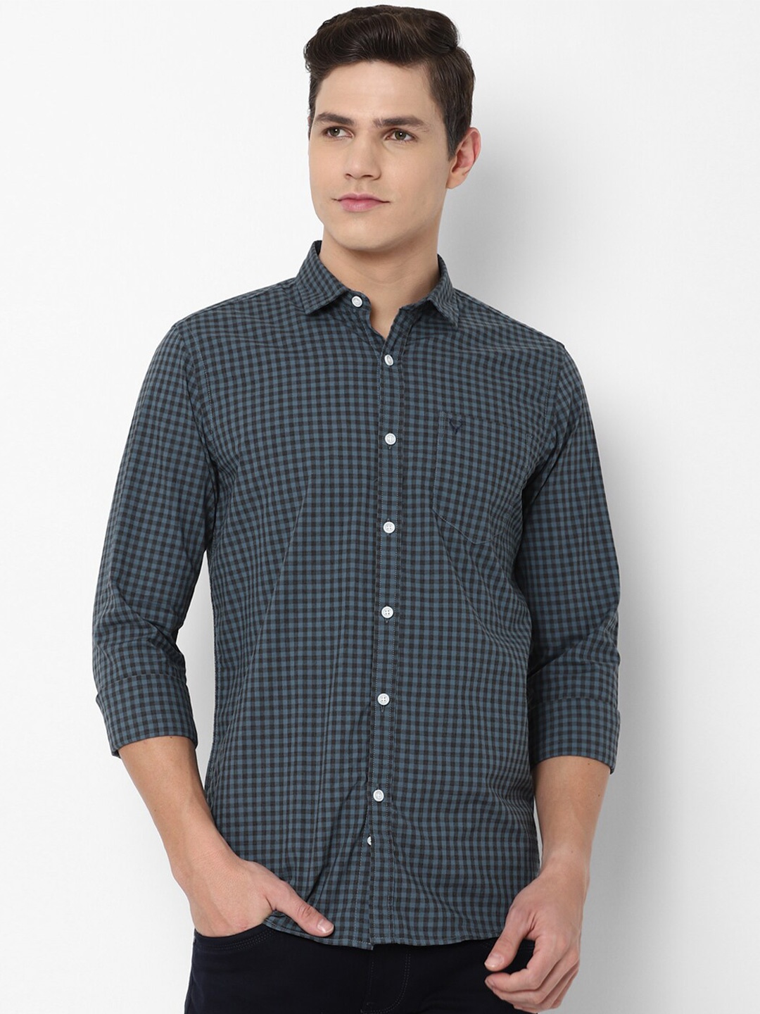 

Allen Solly Sport Men Blue Checked Casual Shirt, Navy blue