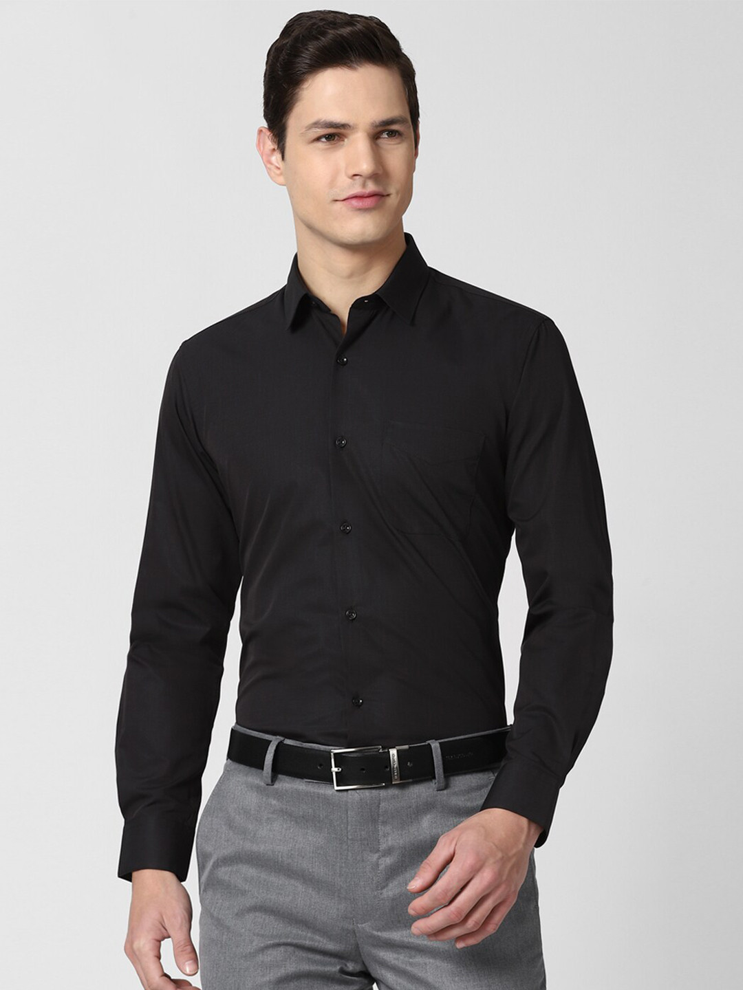 

Peter England Men Black Regular Fit Solid Formal Shirt