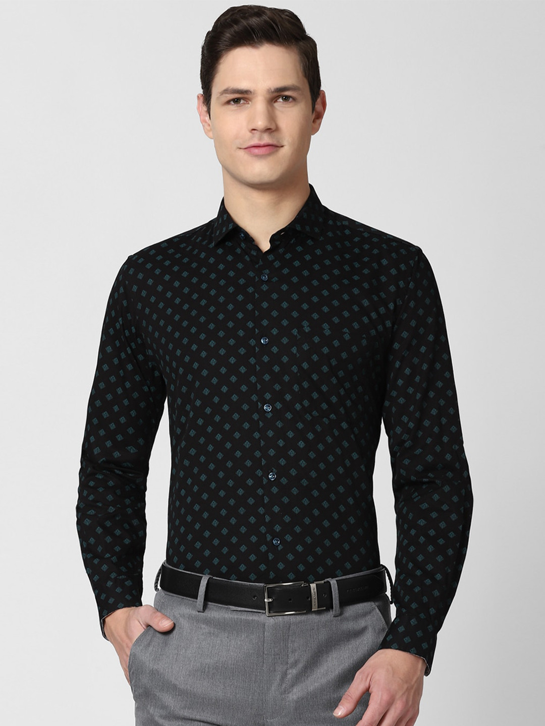 

Peter England Men Black Slim Fit Printed Formal Shirt