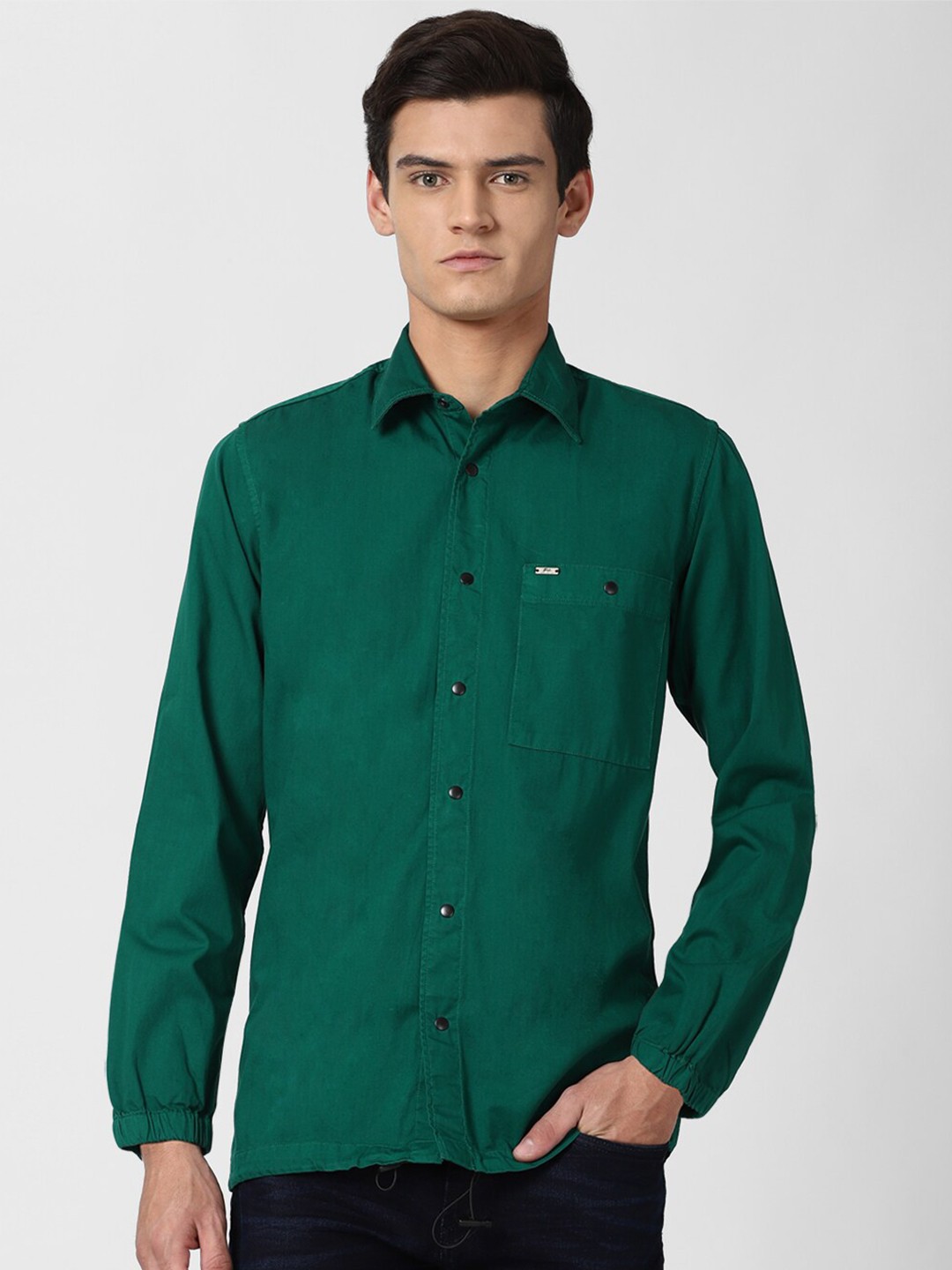 

Peter England Casuals Men Green Slim Fit Pure Cotton Casual Shirt