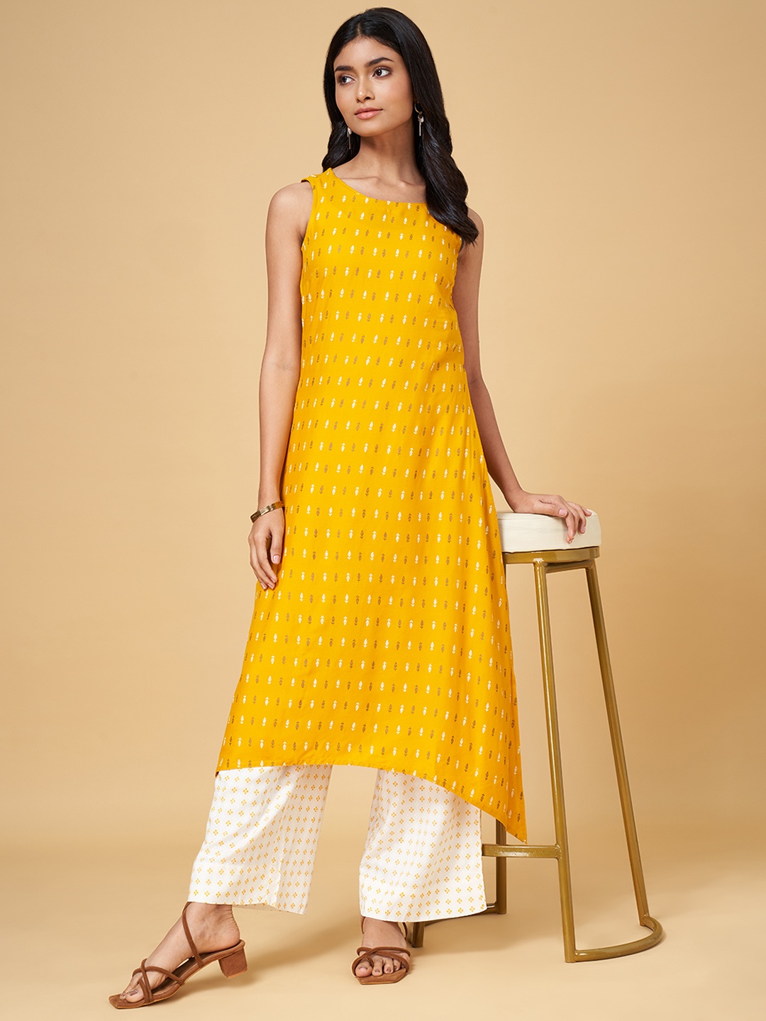 

RANGMANCH BY PANTALOONS Women Mustard Yellow Ethnic Motifs Printed Kurta with Trousers