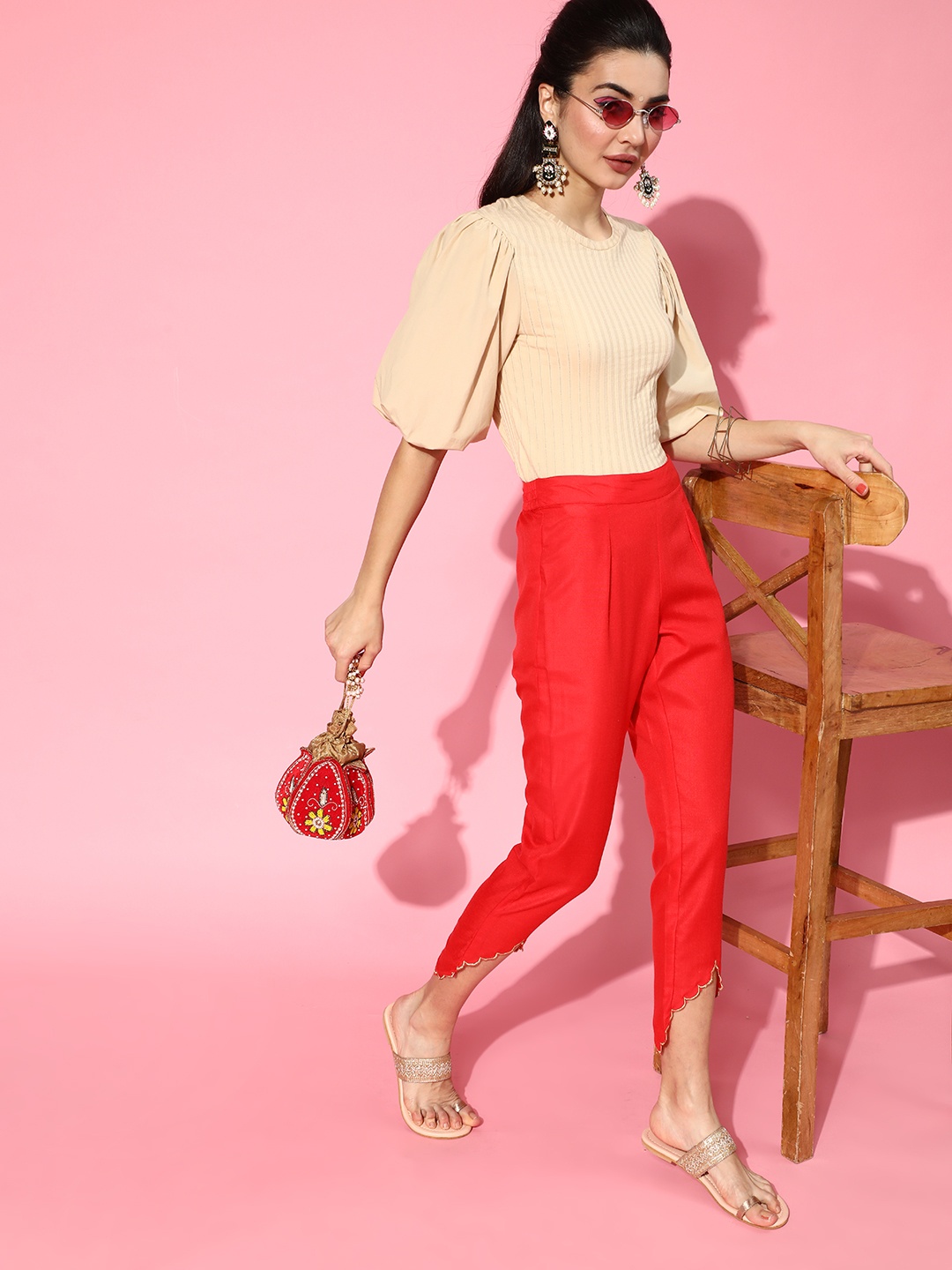 

Anouk Women Gorgeous Red Solid Scalloped Edge Trousers