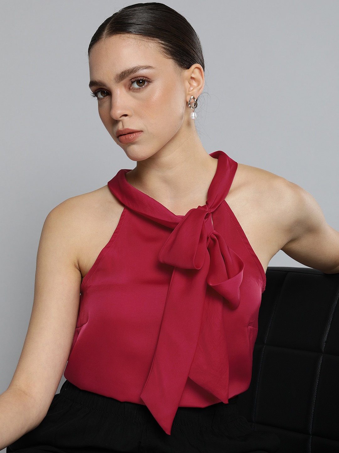 

Chemistry Women Magenta Tie-Up Neck Regular Satin Top