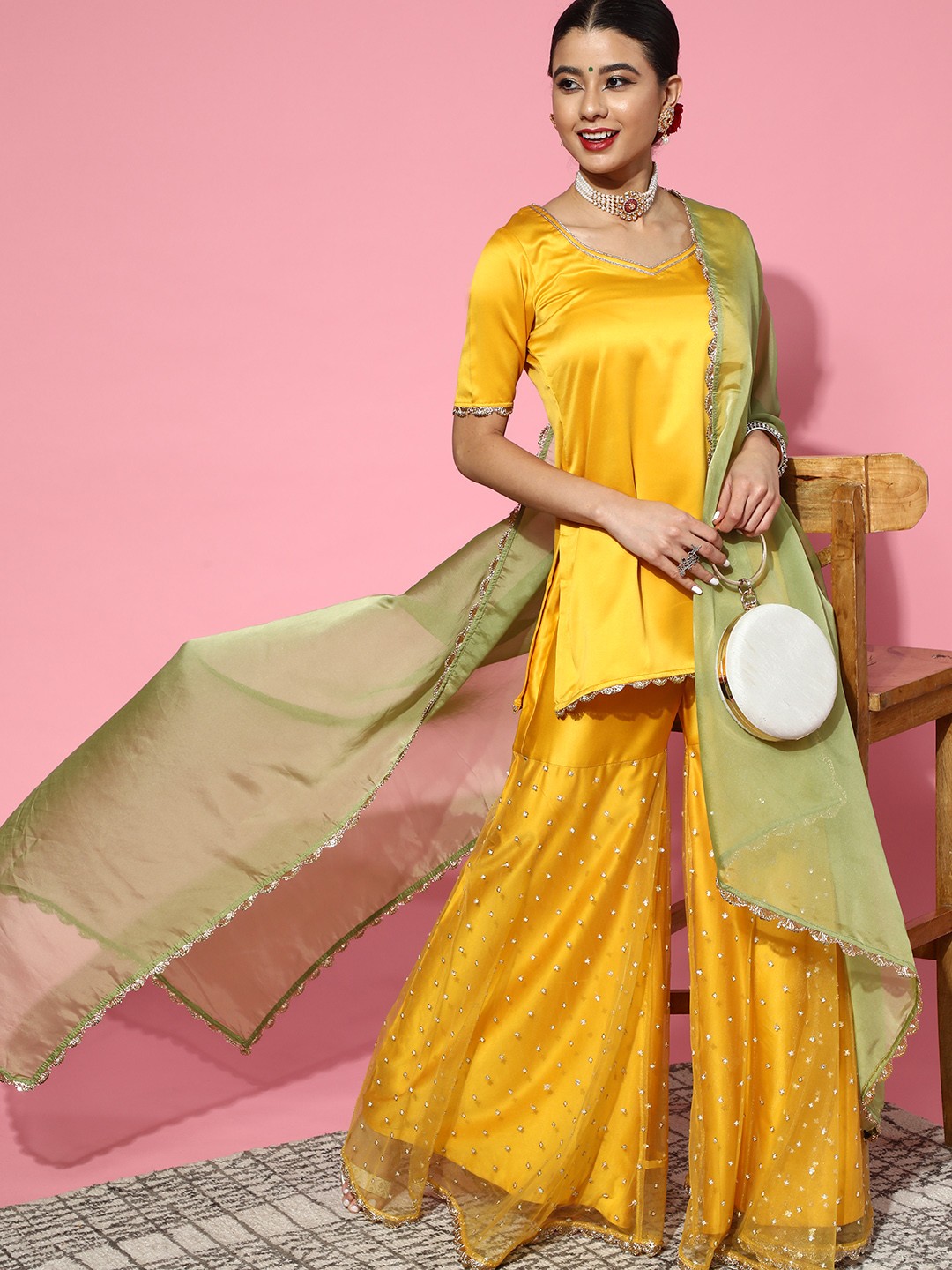 

Inddus Solid Satin Scalloped Edge Kurta Set, Mustard