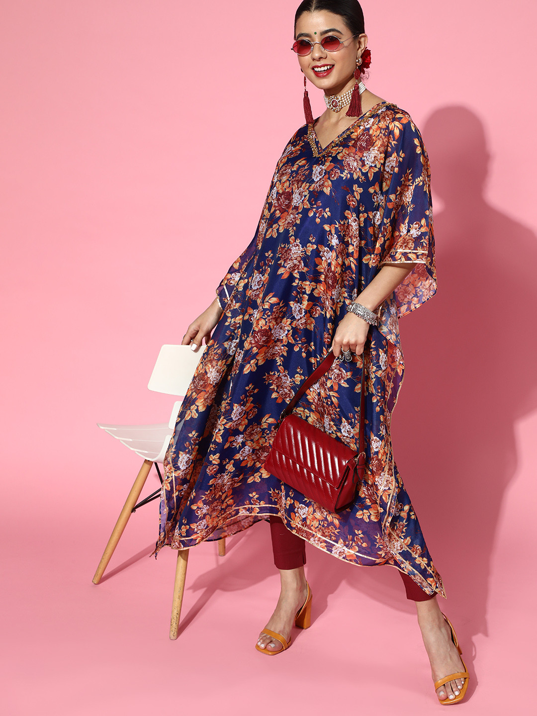 

Inddus Charming Purple Organza Scalloped Edge Kurta