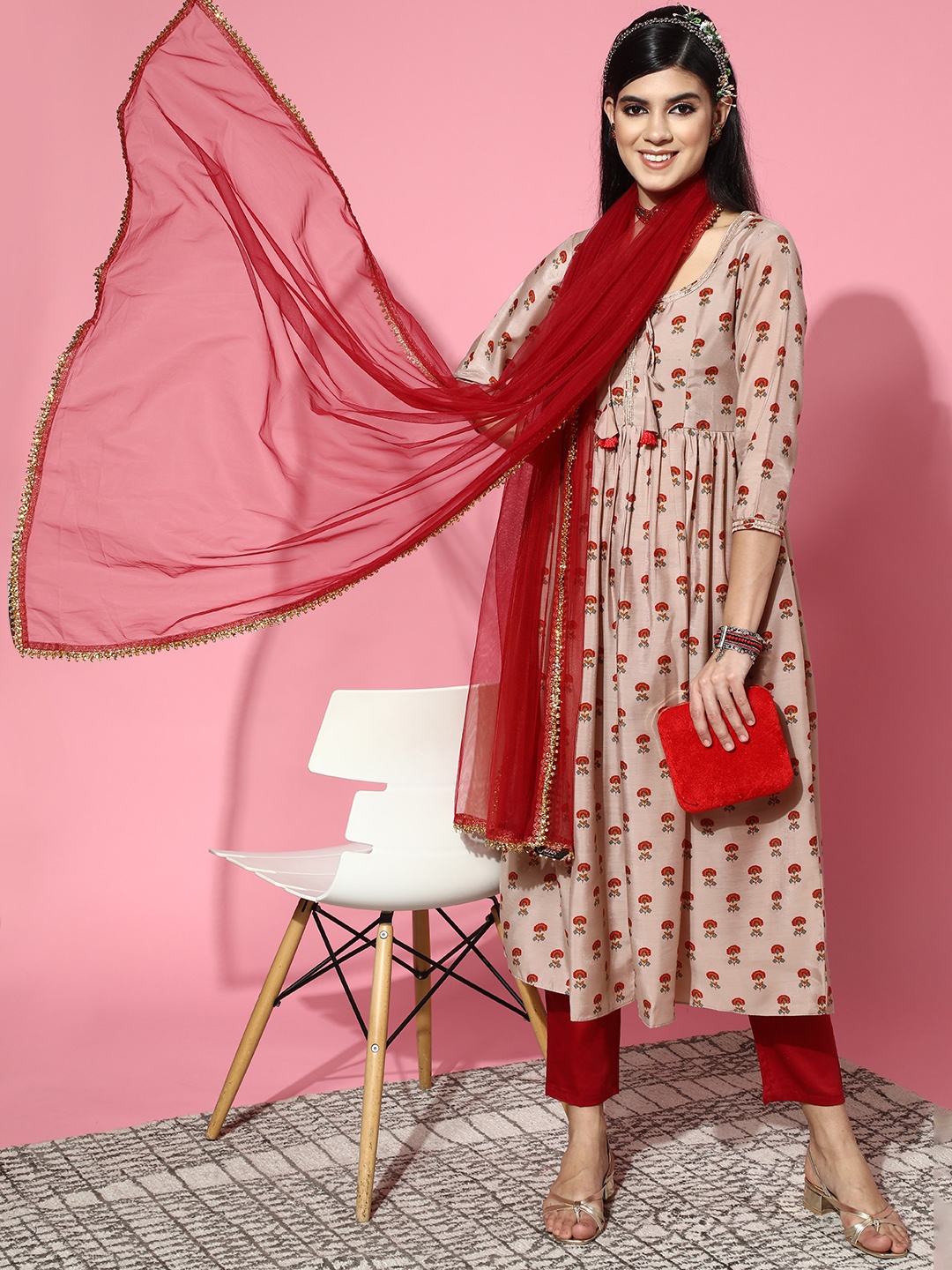 

Inddus Floral Chanderi Cotton Scalloped Edge Kurta Set, Pink