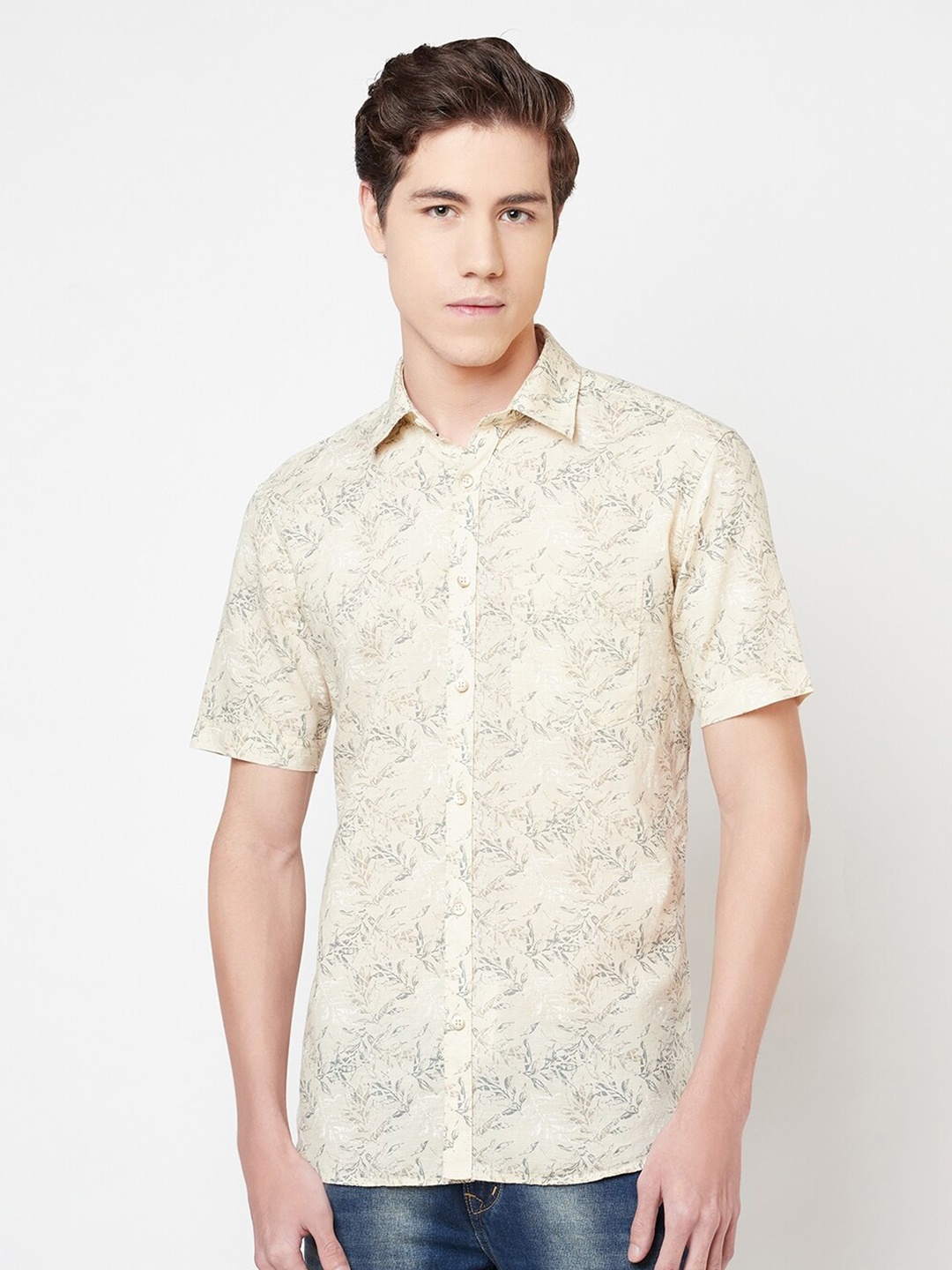 

Crimsoune Club Men Beige Regular Fit Floral Printed Casual Shirt