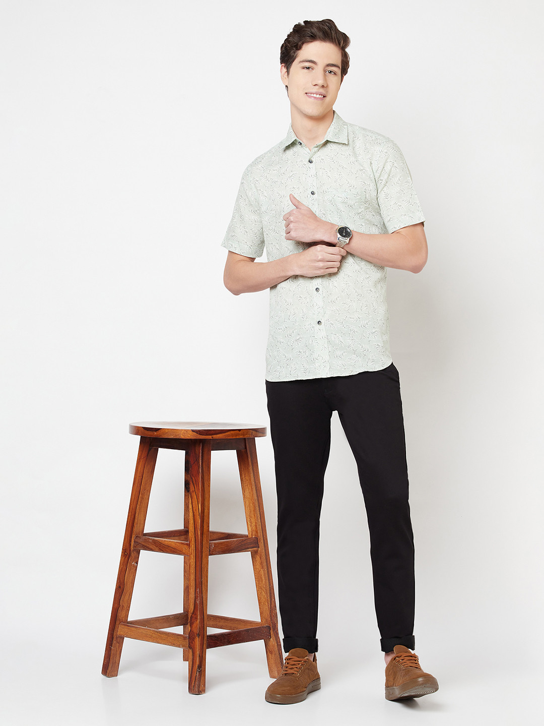 

Crimsoune Club Men Green Slim Fit Floral Printed Casual Shirt