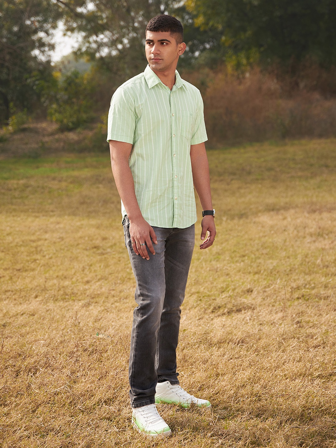 

Crimsoune Club Men Green Slim Fit Striped Pure Cotton Casual Shirt