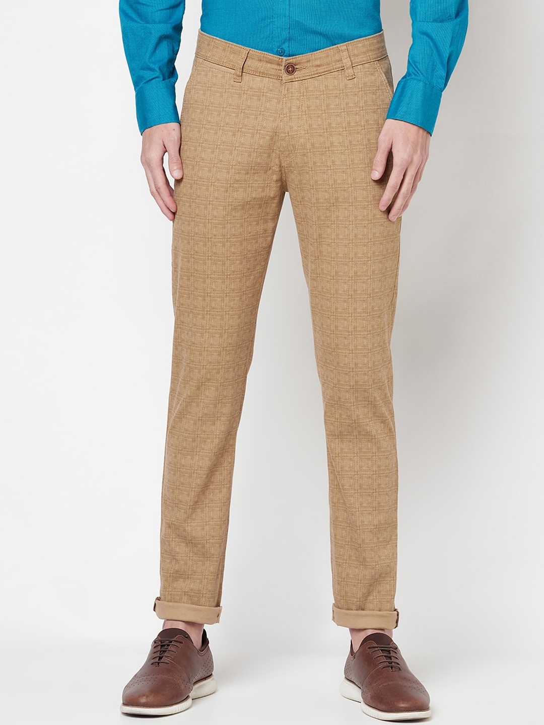 

Crimsoune Club Men Tan Textured Slim Fit Chinos