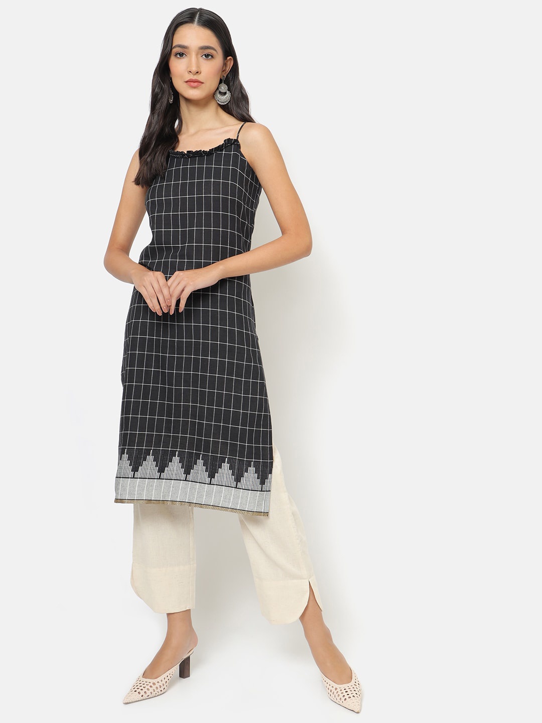 

Saaki Women Black Checked Kurta