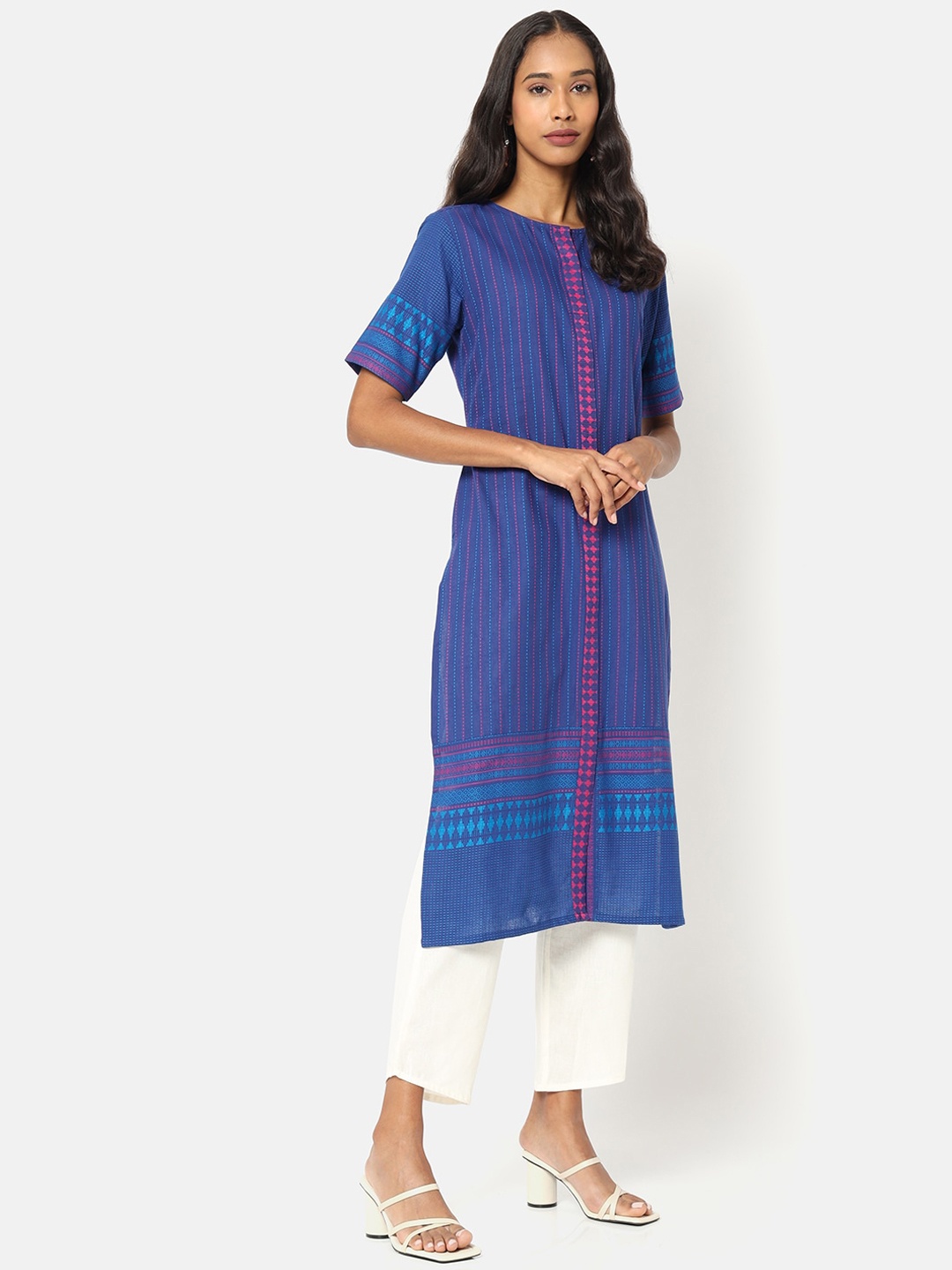

Saaki Women Blue Striped Cotton Kurta