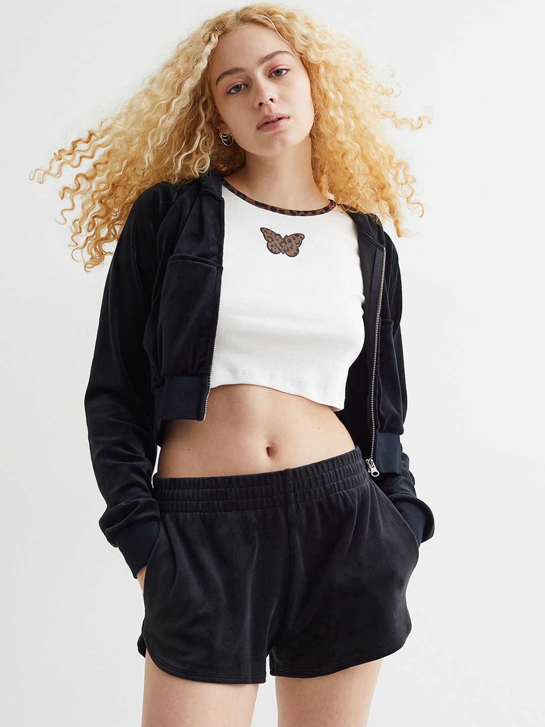 

H&M Women Black Velour Shorts