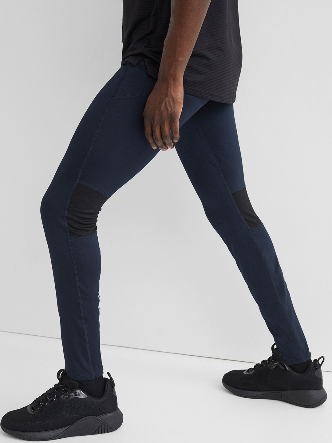

H&M Men Navy Blue Fast-Drying Running Tights