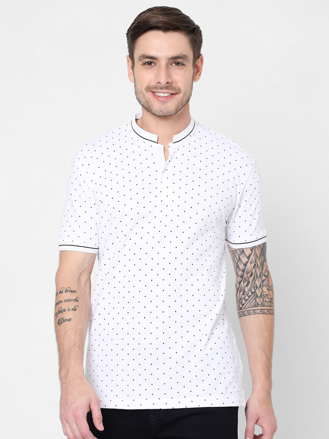 

Mufti Men White Printed Mandarin Collar Slim Fit T-shirt