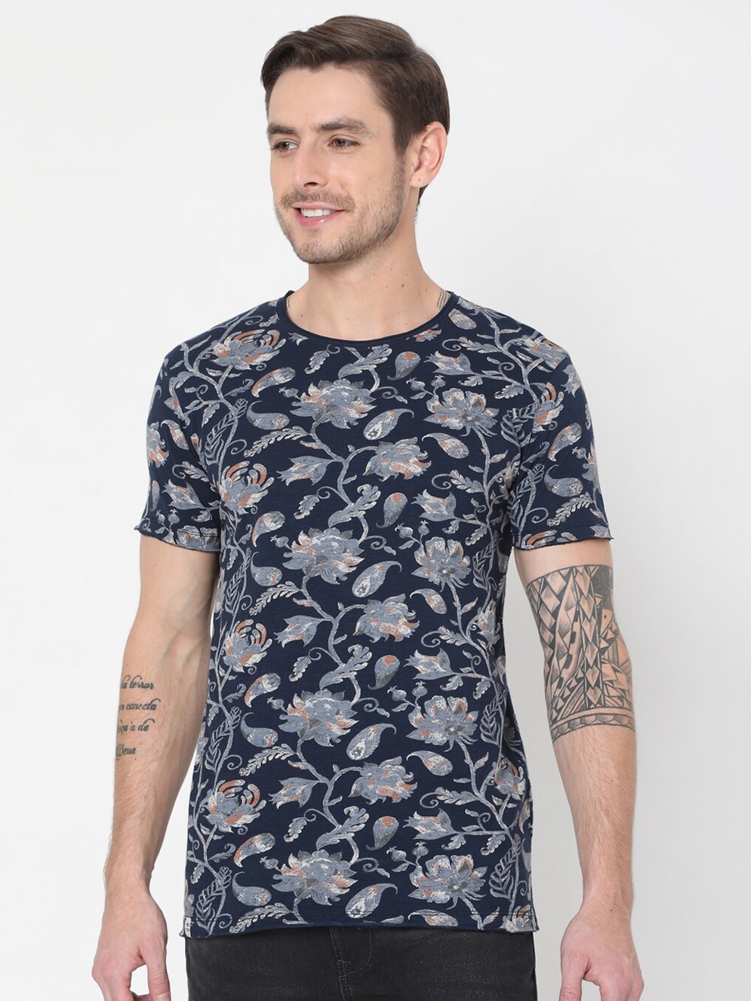 

Mufti Men Navy Blue Printed Pure Cotton Slim Fit T-shirt