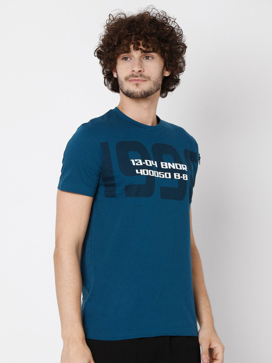 

Mufti Men Blue Typography Printed Pockets Slim Fit T-shirt