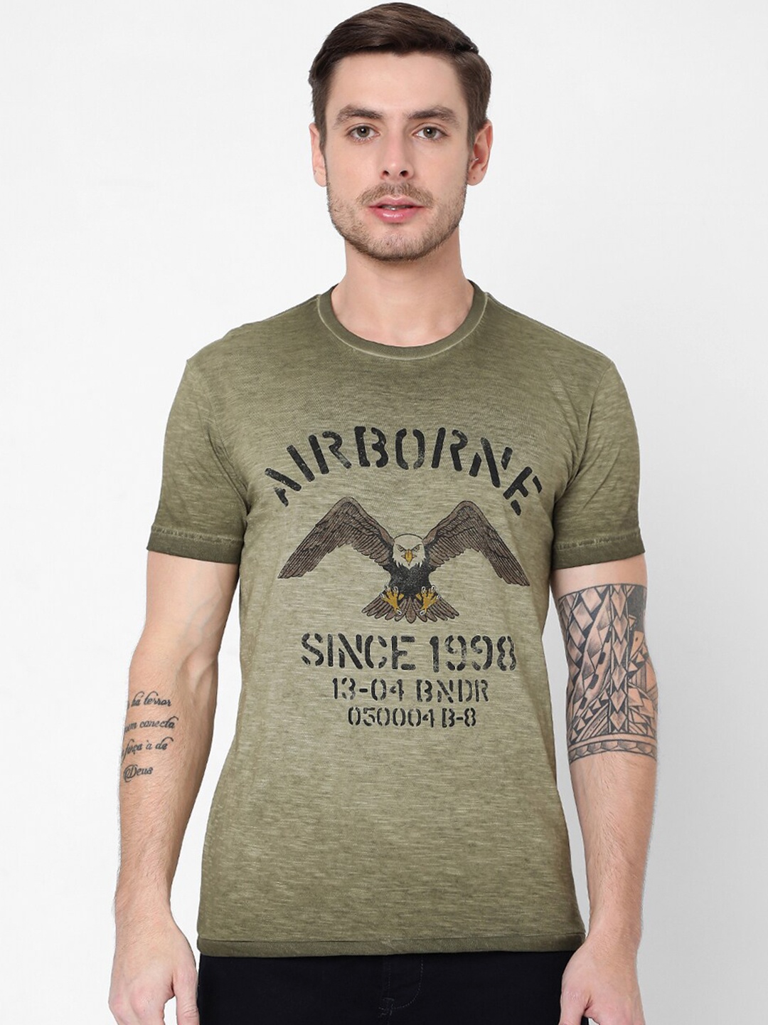 

Mufti Men Olive Green Typography Printed Pure Cotton Slim Fit T-shirt