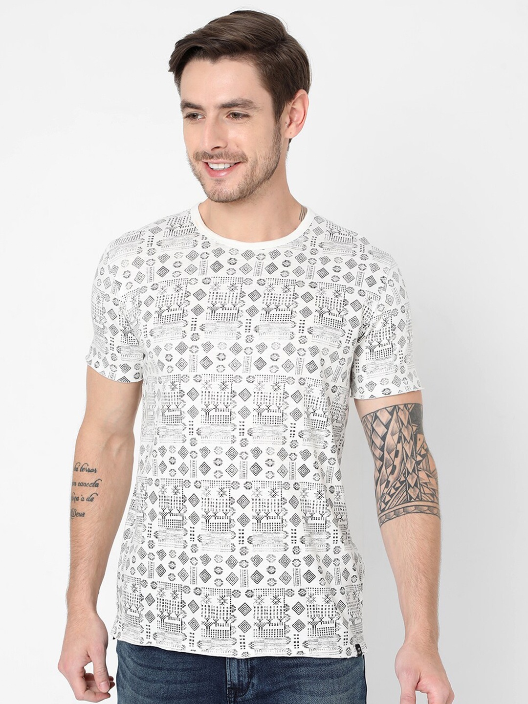 

Mufti Men White Printed Slim Fit Pure Cotton T-shirt