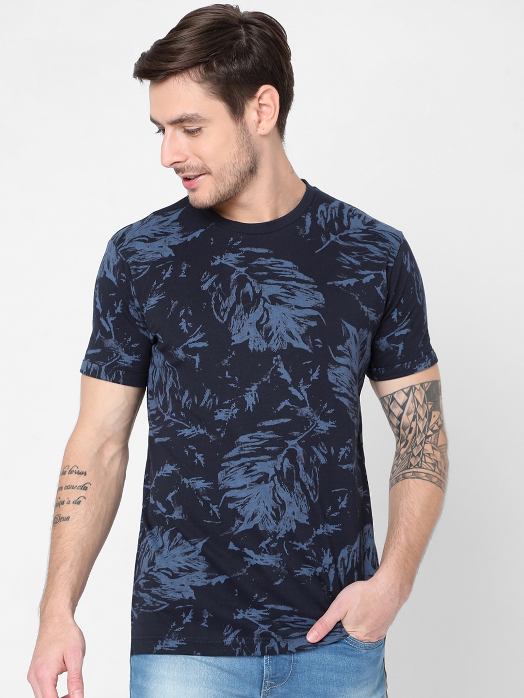 

Mufti Men Navy Blue Printed Slim Fit Pure Cotton T-shirt