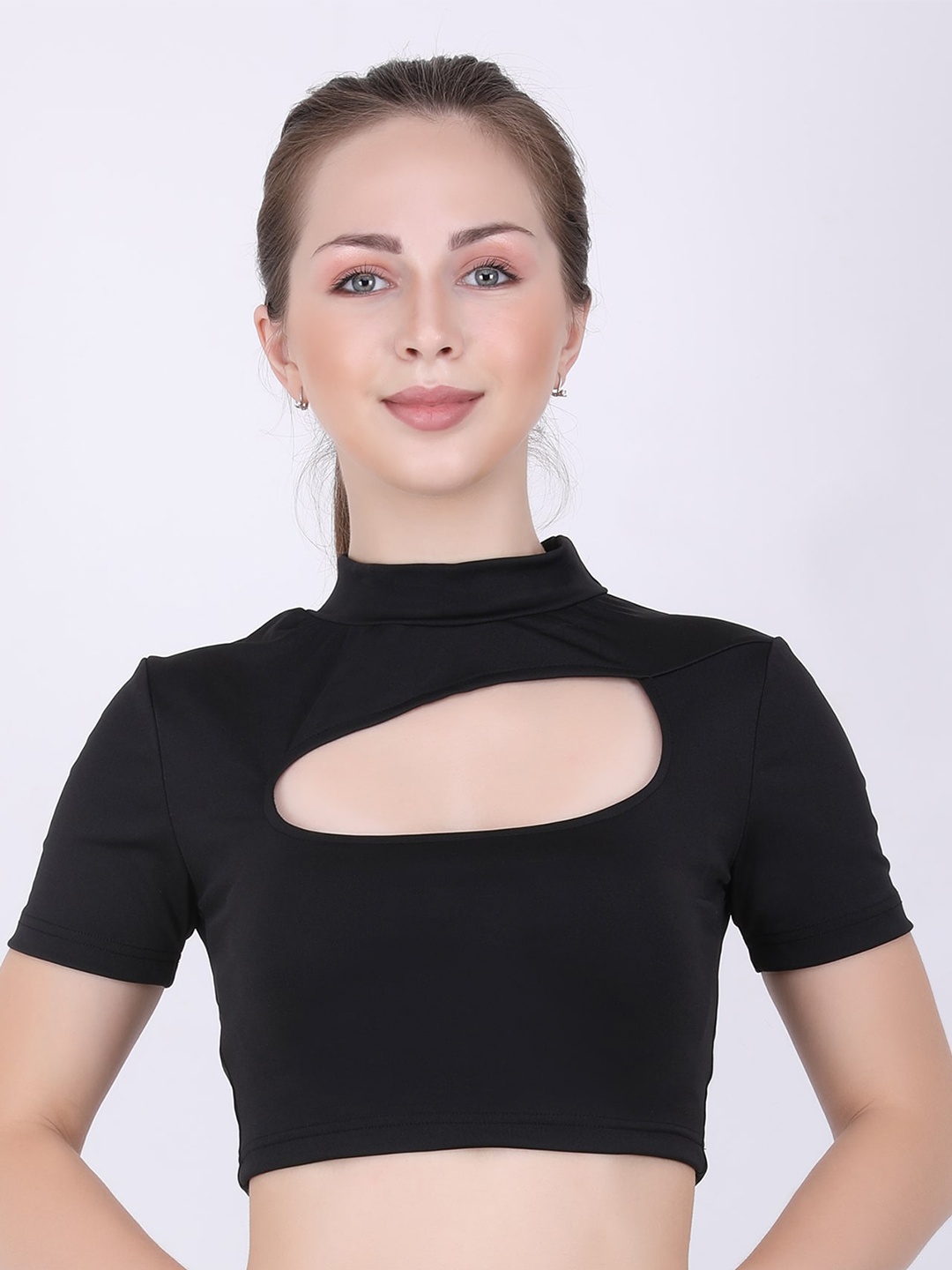 

EVERDION Black Crop Top