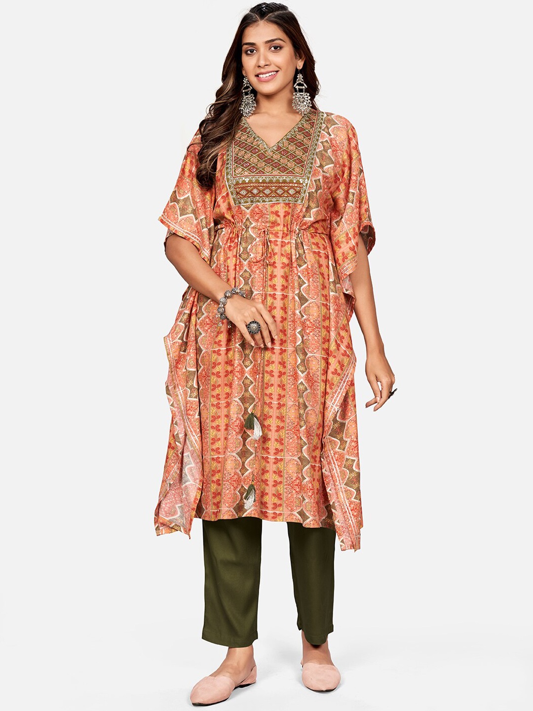 

Vbuyz Women Orange Ethnic Motifs Printed Kurta with Trousers