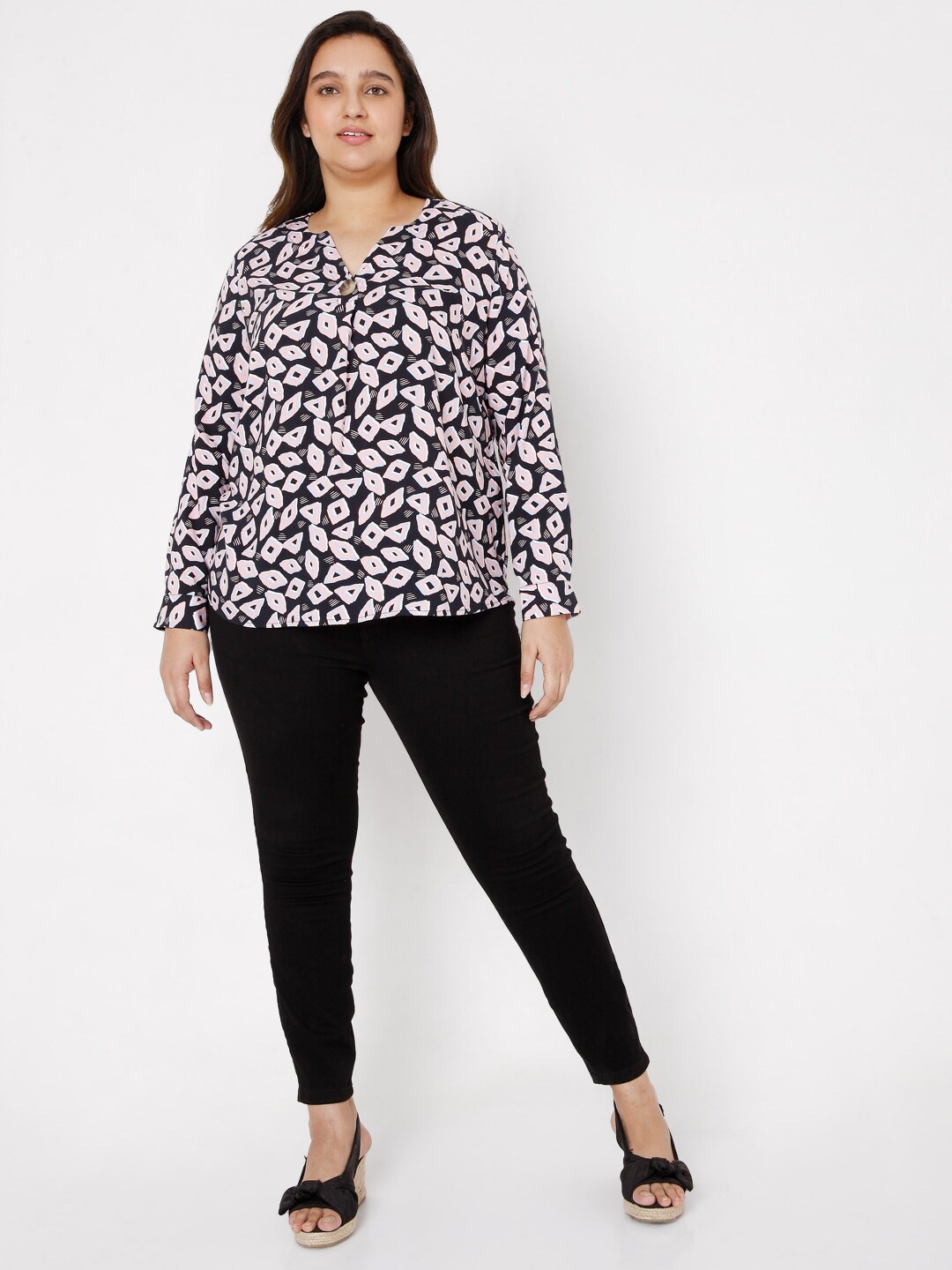 

VERO MODA CURVE Woman Navy Blue Plus Size Print Mandarin Collar Top