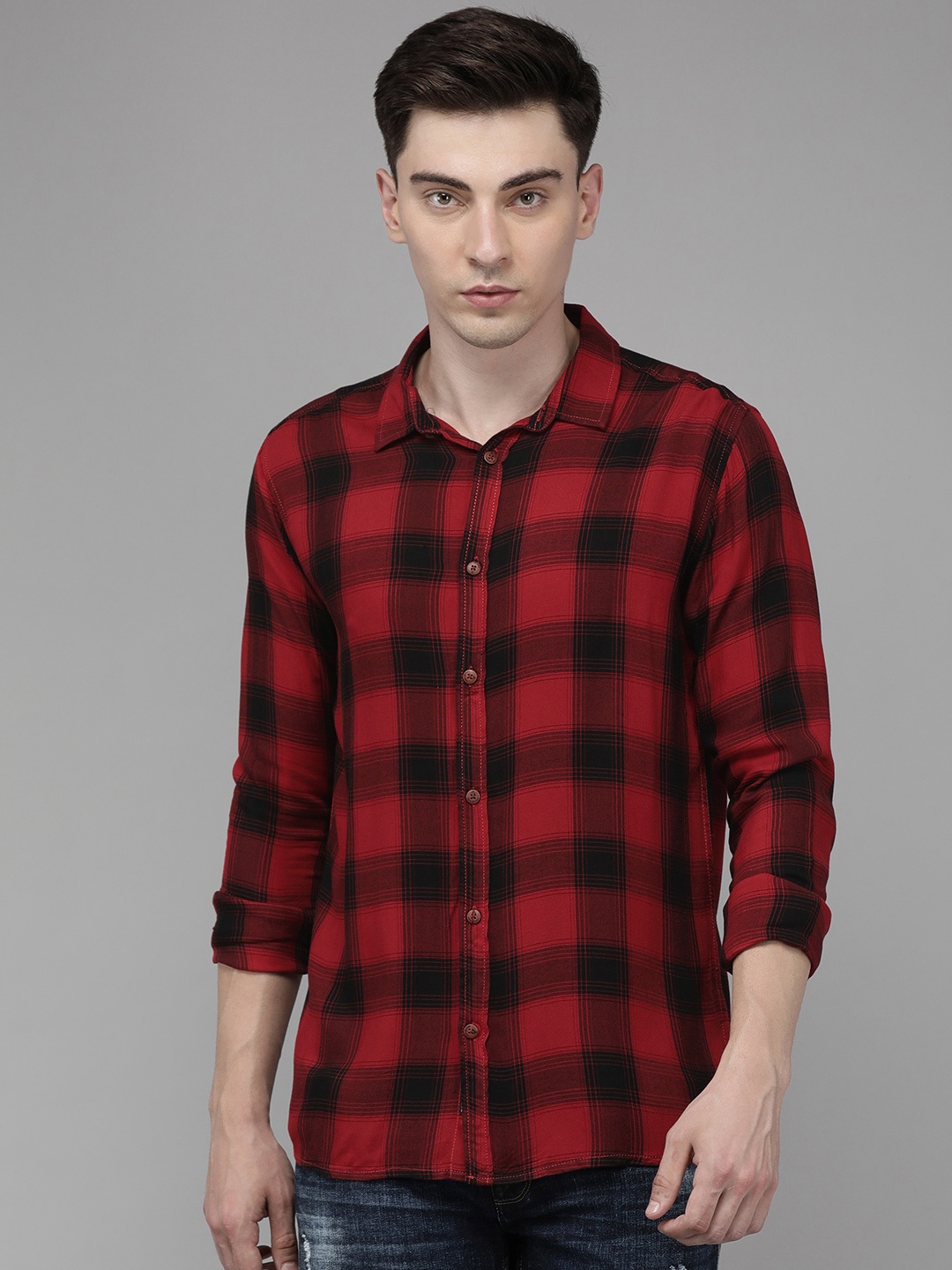 

Voi Jeans Men Red Standard Slim Fit Checked Casual Shirt